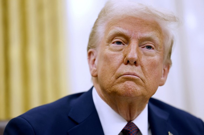 WASHINGTON, DC - JANUARY 23: U.S. President Donald Trump speaks to reporters after signing a series of executive orders in the Oval Office of the White House on January 23, 2025 in Washington, DC. Trump signed a range of executive orders pertaining to issues including crypto currency, Artificial Intelligence, and clemency for anti-abortion activists.   Anna Moneymaker/Getty Images/AFP (Photo by Anna Moneymaker / GETTY IMAGES NORTH AMERICA / Getty Images via AFP)