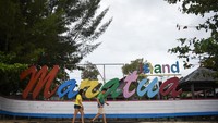 Melihat daya tarik tersebut, Yayasan Konservasi Alam Nusantara (YKAN) ingin mengembangkan wisata berkelanjutan di Maratua. YKAN berupaya melalui pendampingan Badan Usaha Milik Kampung (BUMK) setempat mengembangkan konsep Ekonomi Biru pada pariwisata di Maratua.
