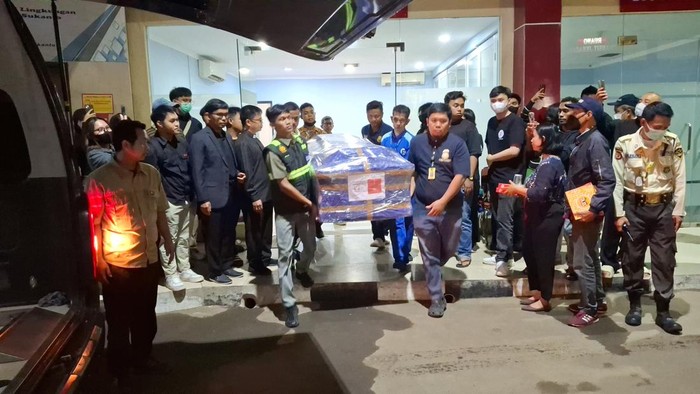 RS Polri Kramat Jati serahkan jenazah korban kebakaran Glodok Plaza, Aulia Belinda ke pihak keluarga