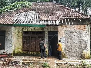 Pilu Perempuan ODGJ Sukabumi Terkurung di Rumah Reyot