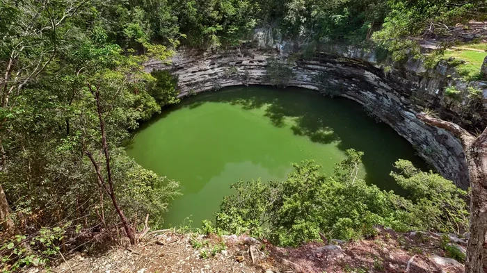 Sinkhole Sacred Cenote di Meksiko