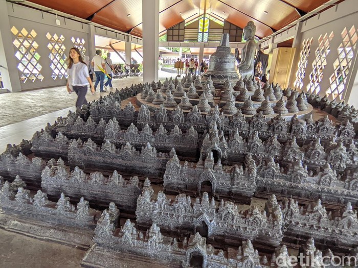 Suasana Kampung Seni Borobudur, Jumat (24/1/2025). Pengunjung bisa ikut membatik dan menganyam.
