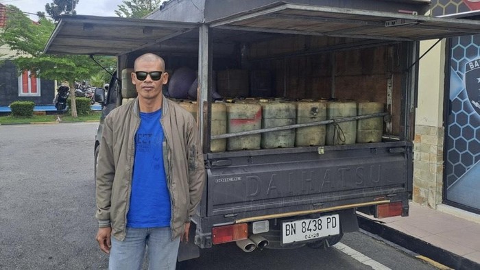Tampang pelaku dan barang bukti di Mapolres Bangka Barat.