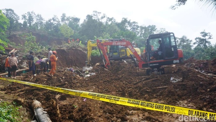 Tanah longsor di Jombang.