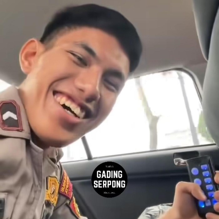 Viral polisi di Jambi main-main sirene mobil patroli.