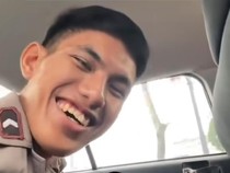 Polisi yang Main-mainkan Sirene Tot-tot Mobil Patroli Dipatsus