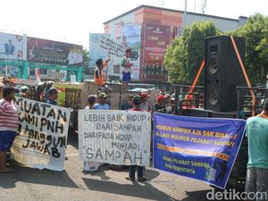 TPA Tanjungrejo Ditutup, Paguyuban Bentor Sampah Demo di Kantor Bupati Kudus
