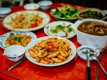 8 Hidangan yang Wajib Dimakan Saat Imlek