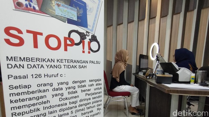 Kantor Imigrasi Polman menggelar layanan paspor simpatik.