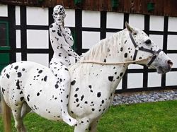 Kumpulan Foto Model Tanpa Busana yang Tak Kasatmata