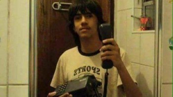 Selfie pakai telepon rumah? Bisa! (Foto: Twitter/PicturesFoIder)