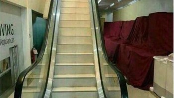 Mungkin eskalator ini masih versi beta ya. (Foto: Twitter/PicturesFoIder)