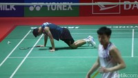 Dalam pertandingan ini, Jojo berhasil menang dalam dua set langsung dengan skor 21-18 24-22.