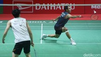 Pebulutangkis tunggal putra ndonesia Jonatan Christie berhadapan dengan pebulutangkis tungga putra Taiwan Wang T W dalam babak semifinal Daihatsu Indonesia Master 2025 yang berlangsung di Istora Senayan, Jakarta, sabtu (22/1/2025).