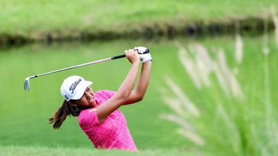 Melihat Aksi Atlet Golf di Indonesia Womens Open