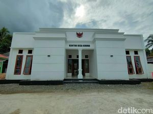 Video: Melihat Kemegahan Kantor Desa Kurma di Polman Dijuluki Istana
