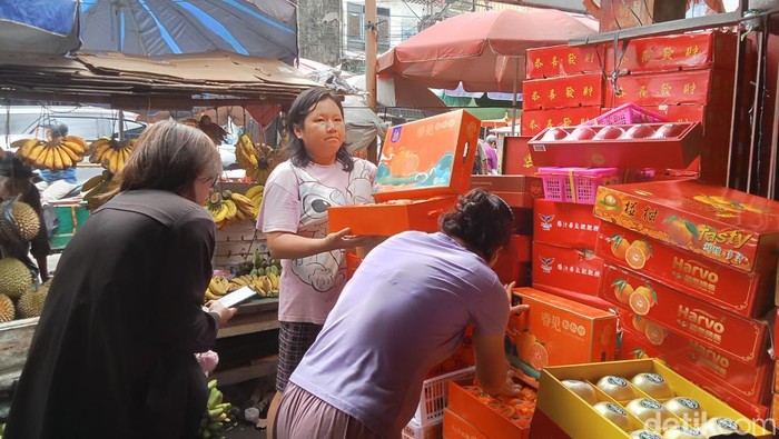 Jelang Imlek, Penjual Hampers di Palembang Mulai Ramai Pembeli
