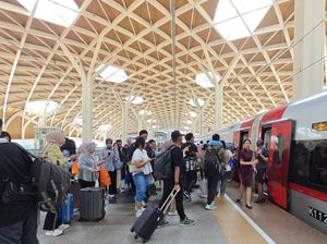 73 Ribu Tiket Whoosh Terjual untuk Long Weekend Imlek, Hari Ini Ludes