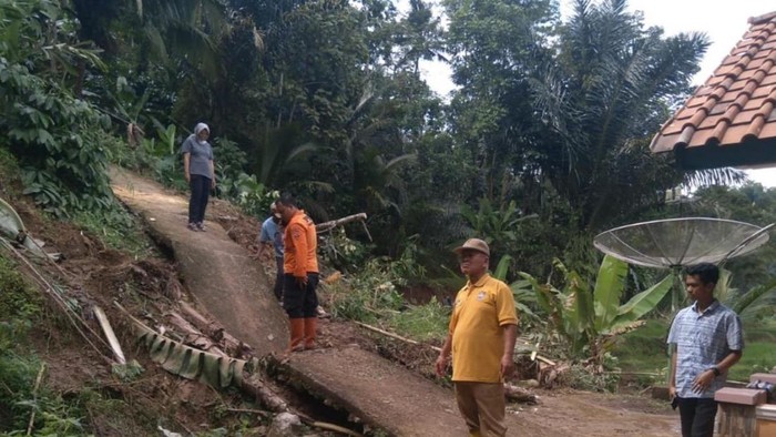 Pergerakan tanah di Ciamis