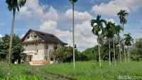 Saat Jepang menduduki Indonesia, orang Eropa menjadi areal perumahan itu sebagai camp mengungsi.  (Nizar Aldi/detikcom)