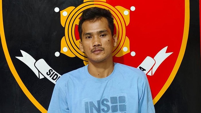 Pria di Musi Rawas, Rediansyah (29) ditangkap saat ketahuan mencuri kelapa sawit milik warga sebanyak 1,2 ton. Sementara rekannya, MT dan HR masih diburu polisi.