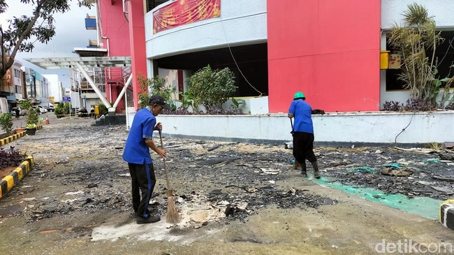 Pesan Terakhir dan Chat Tak Berbalas Korban Kebakaran Glodok Plaza