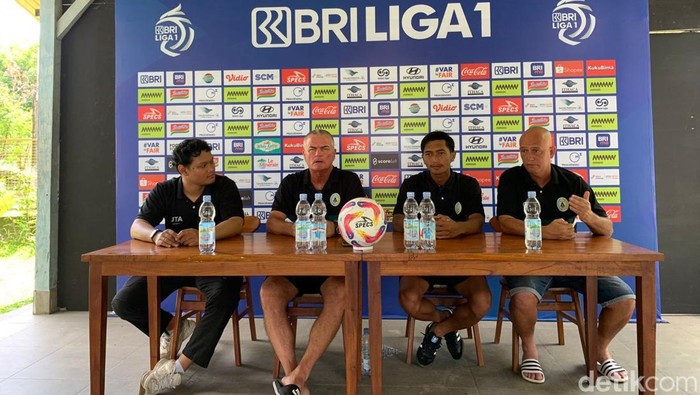 Jumpa pers PSS Sleman jelang lawan Semen Padang di Omah PSS, Sariharjo, Sleman, Sabtu (25/1/2025).