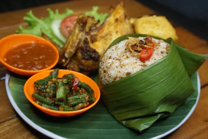 rekomendasi restoran keluarga di garut