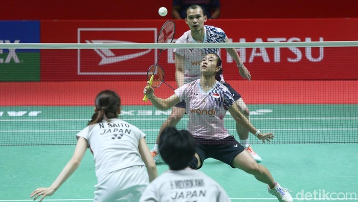 Rinov/Lisa Kandas di Semifinal Indonesia Masters 2025 Pebulutangkis ganda campuran Indonesia Rinov Rivaldy/Lisa Ayu Kusumawati berhadapan dengan pebulutangkis ganda campuran asal Jepang Hiroki Midorikawa/Natsu Saito dalam babak semifinal Daihatsu Indonesia Master 2025 yang berlangsung di Istora Senayan, Jakarta, sabtu (22/1/2025).