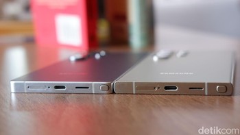 Galaxy S25 Ultra dibuat lebih tipis dan ramping, dimensinya sebagai berikut 162.8 x 77.6 x 8.2 mm. Sementara Galaxy S24 Ultra punya ukuran 162.3 x 79 x 8.6 mm. Paling menarik bobot Galaxy S25 Ultra lebih ringan, selisih 15 gram dari pendahulunya. Foto: Adi Fida Rahman/detikINET