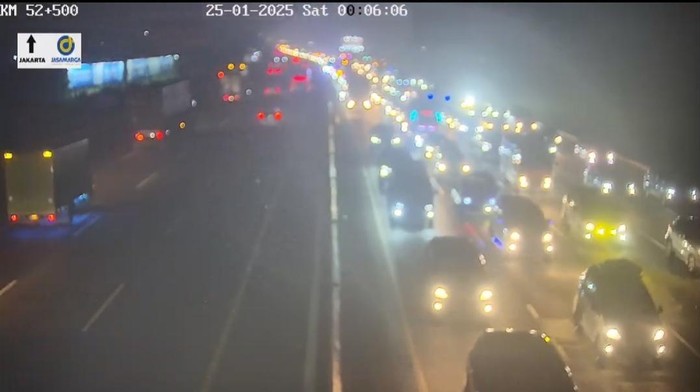 Situasi lalu lintas di Km 52+500 Tol Japek