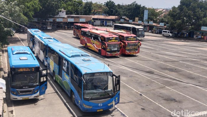 Terminal Cicaheum Bandung.