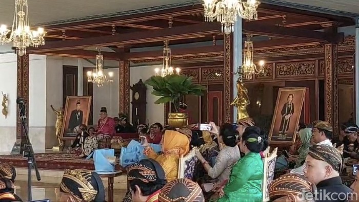 Acara Tingalan Dalem Jumenengan ke-21 Sinuhun Pakoe Boewono (PB) XIII di Keraton Kasunanan Surakarta Hadiningrat, Sabtu (25/1/2025).