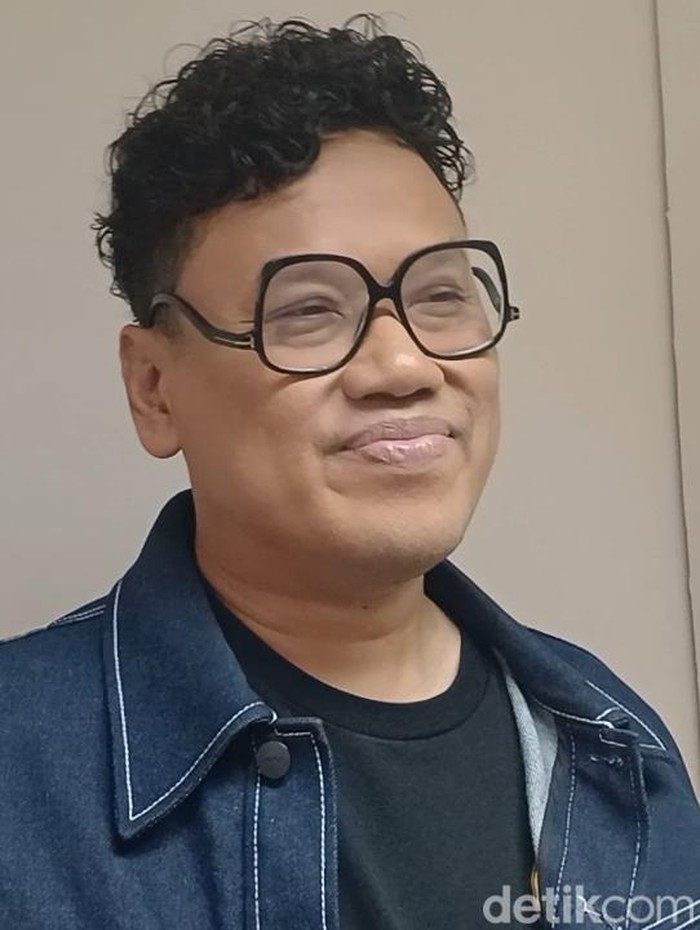 uya kuya saat ditemui di kawasan Transmedia
