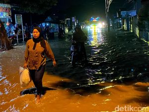 Jalan Majalaya-Cicalengka Diterjang Banjir!