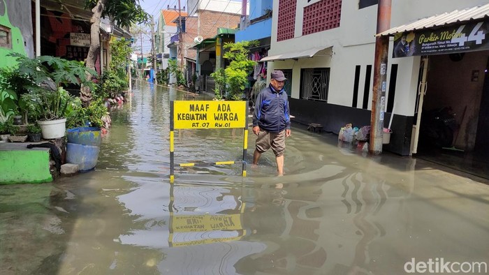 Akibat guyuran hujan terminal dan Desa Bungurasih terendam banjir, Minggu (26/1/2025)