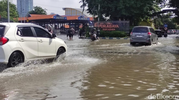 Banjir di Terminal Purabaya dan Desa Bungurasih Waru, Sidoarjo