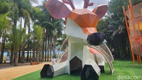 Area bermain anak di Playground Enchanting Valley Puncak, Bogor.
