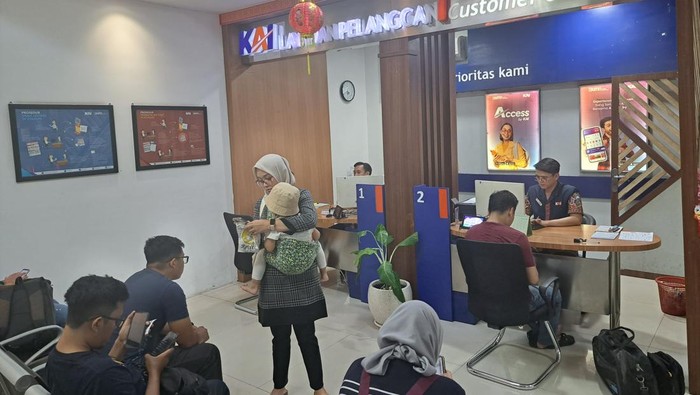Imbas banjir Grobogan ribuan penumpang KA di Daop 8 batalkan perjalanan
