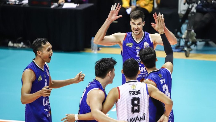 Jakarta Lavani Livin Transmedia menghadapi Surabaya Samator pada pertandingan putaran pertama pekan keempat PLN Mobile Proliga 2025 di Jawa Pos Arena, Surabaya, Jawa Timur, Minggu (26/1/2025). Jakarta Lavani Livin Transmedia mengalahkan Surabaya Samator dengan skor 3-0 (25-21, 25-19, dan 25-17). ANTARA FOTO/Rizal Hanafi/foc.