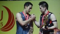 Selepas interval, usaha Jojo mengejar pada beberapa kesempatan justru membuahkan poin bagi lawan. Publik Istora tidak surut memberikan penyemangat bagi Jonatan Christie dalam usaha mengejar poin lawan, antara lain dengan chant Jojo bisa!. Kunlavut kemudian sampai ke championship point. Jojo sempat menjaga asa usai challenge gagal dari lawannya, tapi pada akhirnya tetap harus rela menjadi runner-up. Kunlavut yang juara. 