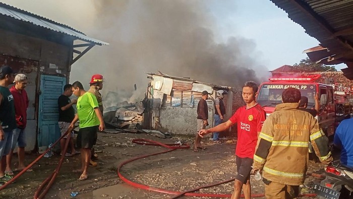 Kebakaran Pasar Induk Cepu Blora, Minggu (26/1/2025).