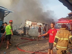 Puluhan Kios Pasar Induk Cepu Blora Terbakar, Camat Sebut Bangunan Lama