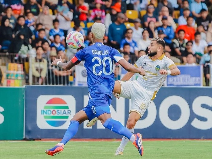 Laga PSPS Pekanbaru vs PSIM Jogja di Stadion Kaharuddin Nasution, Pekanbaru, Minggu (26/1/2025).