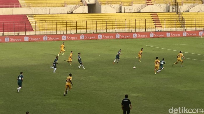 Laga PSS Sleman vs Semen Padang di Stadion Sultan Agung (SSA), Bantul, Minggu (26/1/2025).