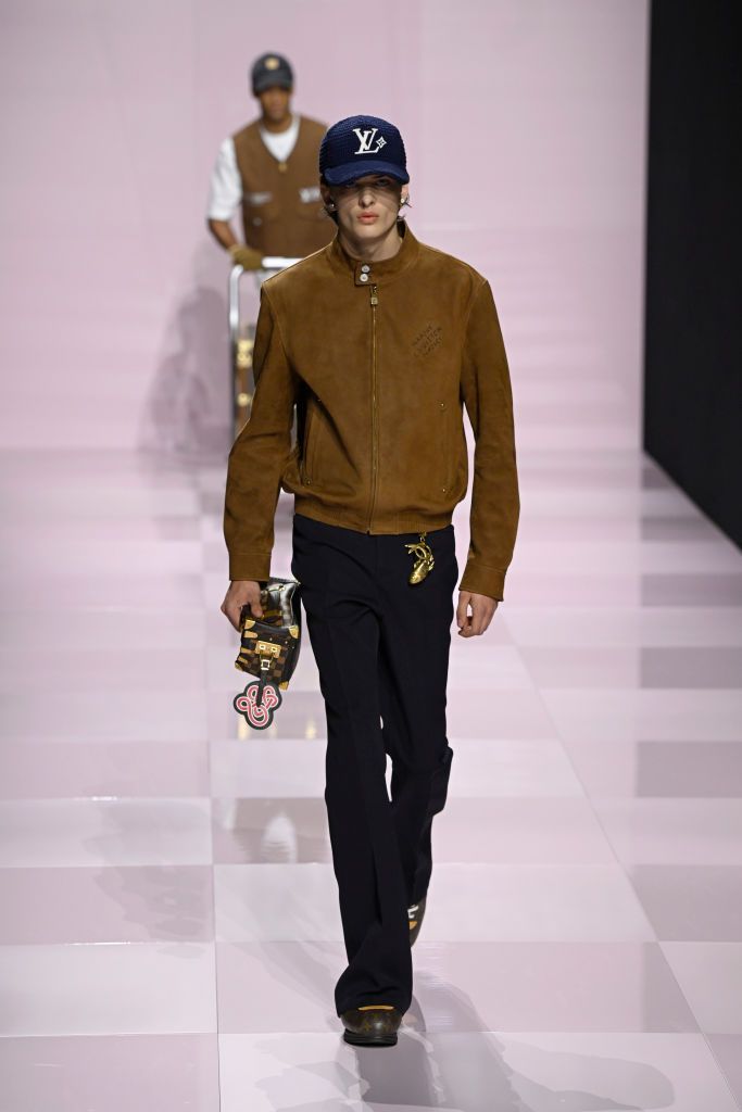 PARIS, FRANCE - JANUARY 21: (EDITORIAL USE ONLY - For Non-Editorial use please seek approval from Fashion House) A model walks the runway during the Louis Vuitton Menswear Fall-Winter 2025/2026 show as part of Paris Fashion Week on January 21, 2025 in Paris, France. (Photo by Kristy Sparow/Getty Images)