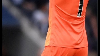 Fans Chelsea ingin Kepa Arrizabalaga kembali. Foto: (X).