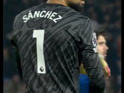 Meme Chelsea Kalah dari Man City, Robert Sanchez Disamakan dengan Onana