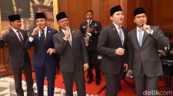 Momen Mayor Teddy hingga Sugiono nyanyi Kuch-kuch Hota Hai. (dok. istimewa).