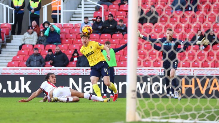 STOKE ON TRENT, ENGLAND - JANUARY 25: Ole Romeny of Oxford United misses a chance during the Sky Bet Championship match between Stoke City FC and Oxford United FC at Bet365 Stadium on January 25, 2025 in Stoke on Trent, England. (Photo by Nathan Stirk/Getty Images)